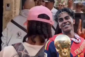 世体：亚马尔在哥伦比亚卡塔赫纳度假，市长社媒发文欢迎